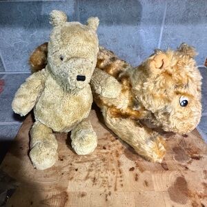 Vintage classic Pooh collection. Pooh and tigger. Rare